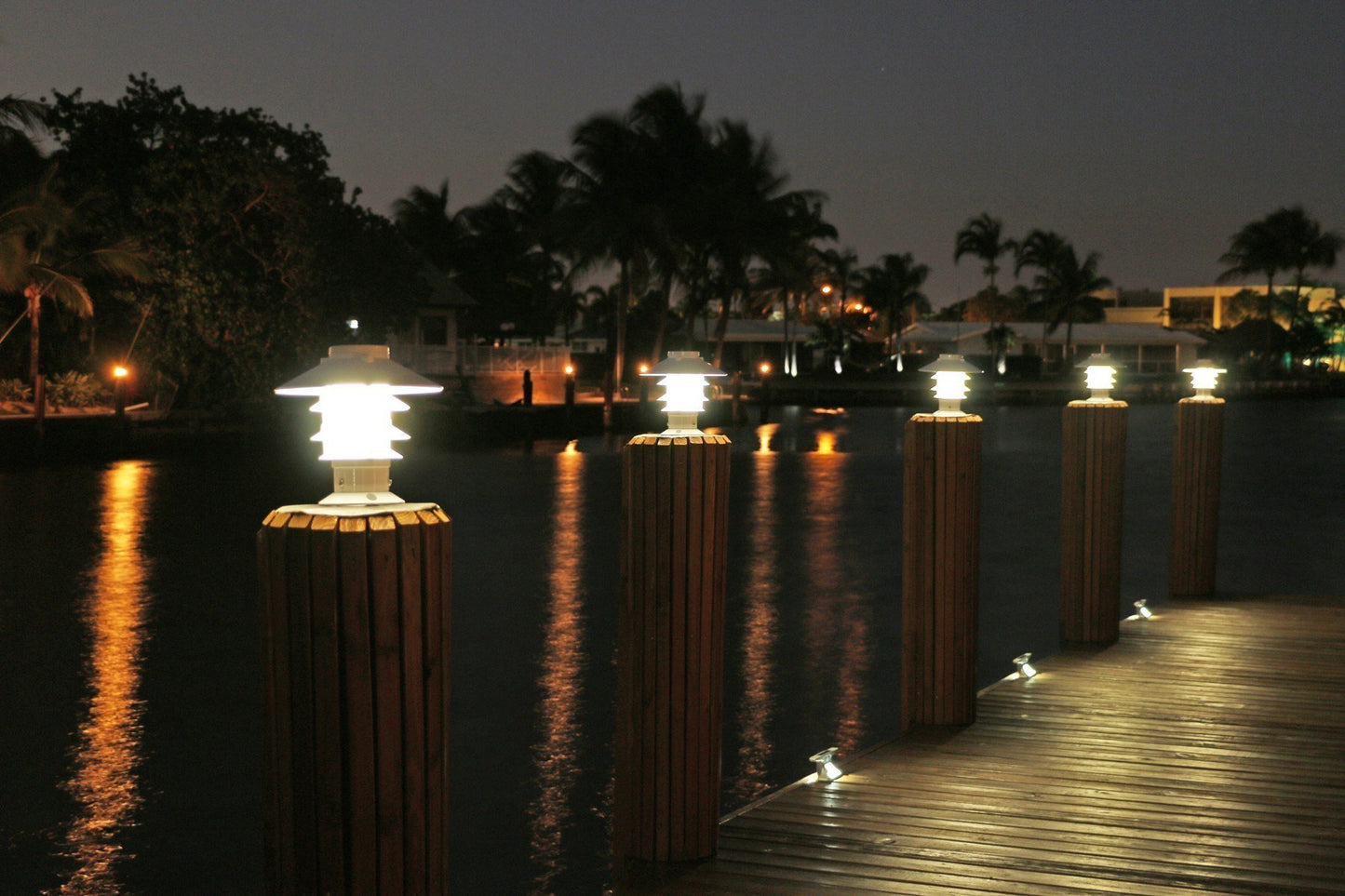 Lake Lite™ Solar Pagoda Lights Lighting Solar Lake Lite