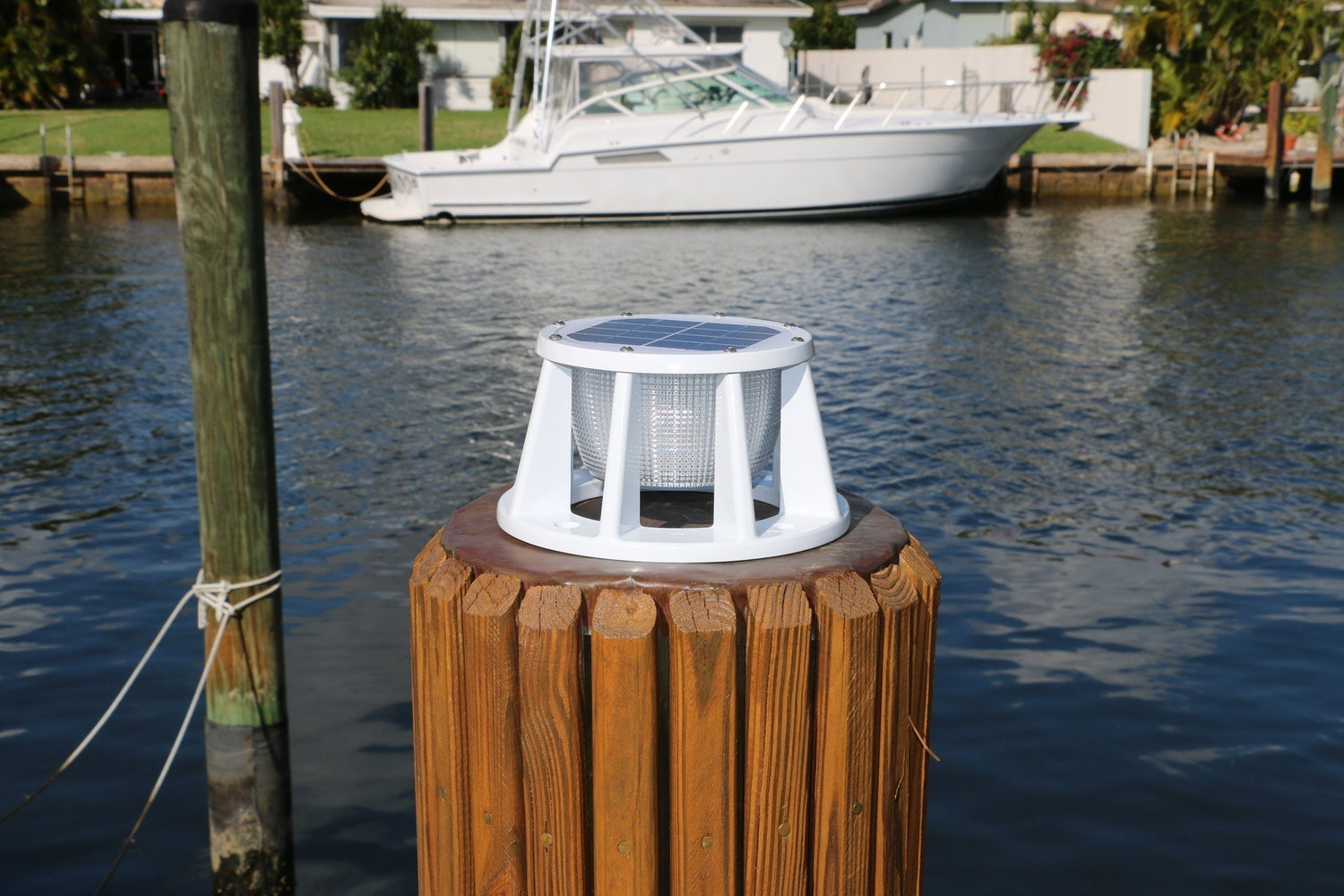 Lake Lite™ 8" Piling Mount - Black or White Housing White Lighting Solar Lake Lite